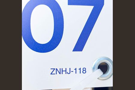 Casa à venda com 143m², 4 quartos e 2 vagas Casa à venda com 143m², 4 quartos e 2 vagasPlaquinha