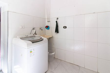 Casa à venda com 143m², 4 quartos e 2 vagas Casa à venda com 143m², 4 quartos e 2 vagasÁrea de Serviço