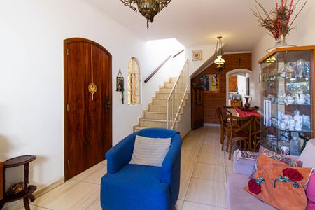 Casa à venda com 143m², 4 quartos e 2 vagas Casa à venda com 143m², 4 quartos e 2 vagasSala