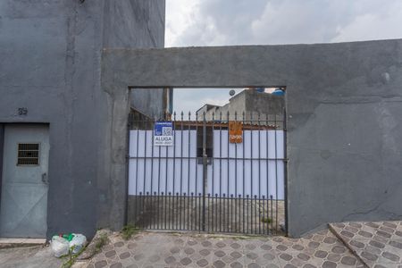 Casa para alugar com 80m², 2 quartos e 1 vagaFachada + placa