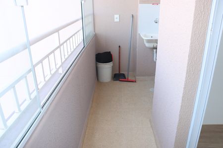 Sacada de apartamento para alugar com 2 quartos, 42m² em Jardim Vazame, Embu das Artes