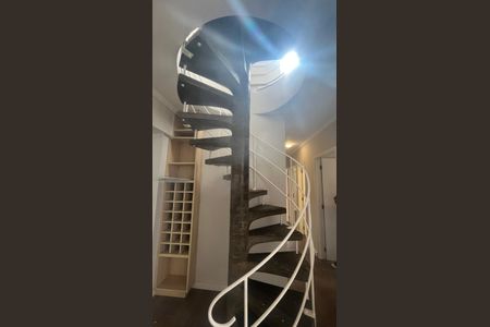 Apartamento à venda com 178m², 3 quartos e 2 vagasEscada