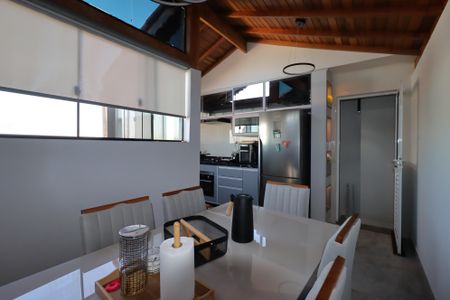 Apartamento à venda com 100m², 2 quartos e 1 vagaCozinha