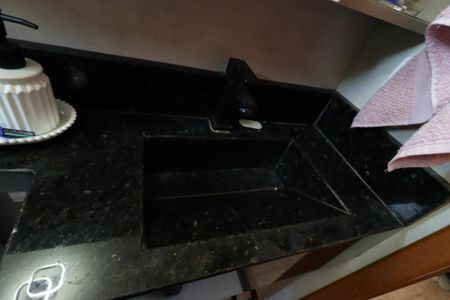 Apartamento à venda com 100m², 2 quartos e 1 vagaBanheiro da Suíte