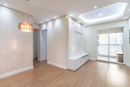 Sala de apartamento para alugar com 3 quartos, 74m² em Jardim Tupanci, Barueri