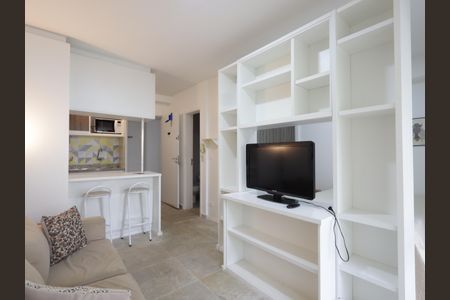 Sala de kitnet/studio para alugar com 1 quarto, 33m² em Panamby, São Paulo