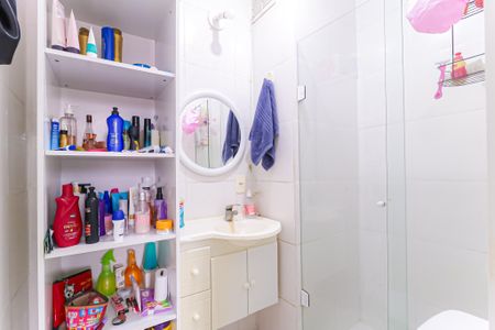 Apartamento à venda com 58m², 2 quartos e 1 vaga Apartamento à venda com 58m², 2 quartos e 1 vagaBanheiro da Suíte