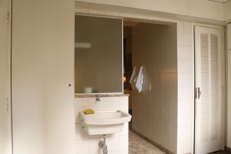 Apartamento à venda com 190m², 2 quartos e 1 vagaÁrea de Serviço