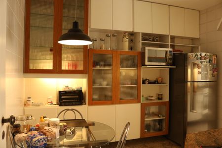 Apartamento à venda com 190m², 2 quartos e 1 vagaCozinha