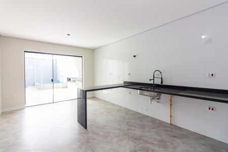 Casa à venda com 215m², 3 quartos e 6 vagas Casa à venda com 215m², 3 quartos e 6 vagasCozinha