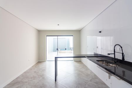 Casa à venda com 215m², 3 quartos e 6 vagas Casa à venda com 215m², 3 quartos e 6 vagasCozinha