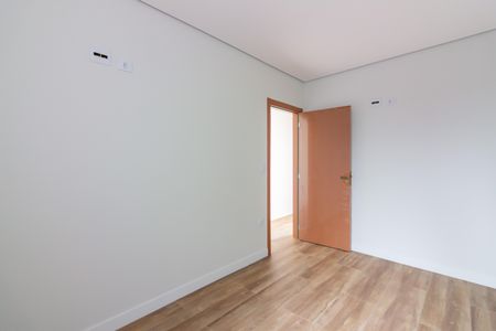 Casa à venda com 215m², 3 quartos e 6 vagas Casa à venda com 215m², 3 quartos e 6 vagasQuarto 2