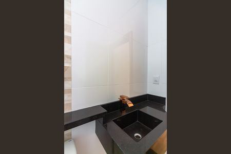 Casa à venda com 215m², 3 quartos e 6 vagas Casa à venda com 215m², 3 quartos e 6 vagasBanheiro da Suíte