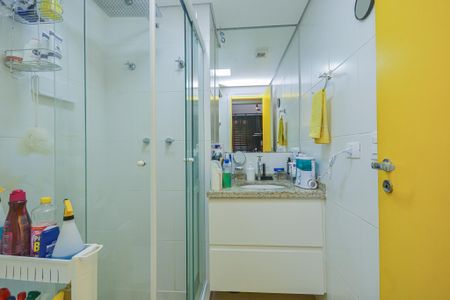 Banheiro de apartamento à venda com 1 quarto, 39m² em Vila Castelo, São Paulo