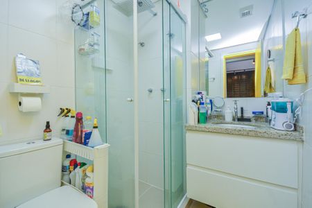 Banheiro de apartamento à venda com 1 quarto, 39m² em Vila Castelo, São Paulo