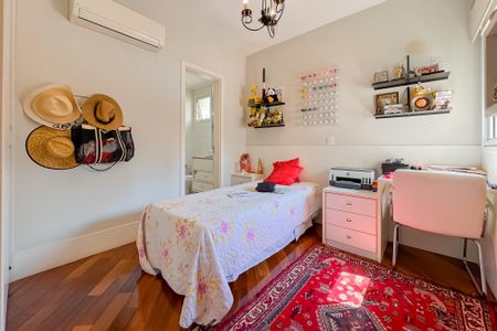 Apartamento à venda com 247m², 4 quartos e 4 vagas Apartamento à venda com 247m², 4 quartos e 4 vagasSuíte 1