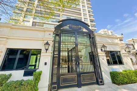 Apartamento à venda com 247m², 4 quartos e 4 vagas Apartamento à venda com 247m², 4 quartos e 4 vagasFachada