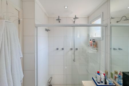 Apartamento à venda com 247m², 4 quartos e 4 vagas Apartamento à venda com 247m², 4 quartos e 4 vagasBanheiro da Suíte Master