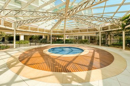 Apartamento à venda com 247m², 4 quartos e 4 vagas Apartamento à venda com 247m², 4 quartos e 4 vagasPiscina