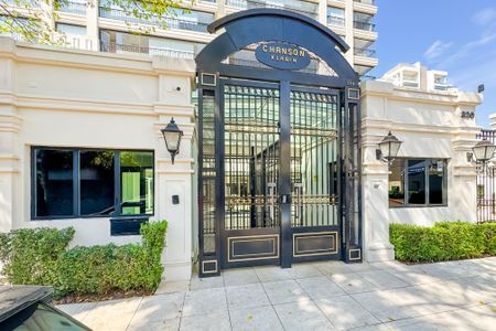 Apartamento à venda com 247m², 4 quartos e 4 vagas Apartamento à venda com 247m², 4 quartos e 4 vagasFachada