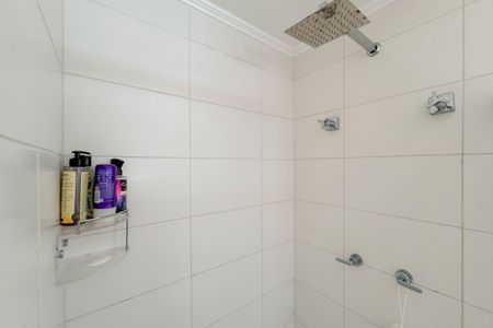 Apartamento à venda com 247m², 4 quartos e 4 vagas Apartamento à venda com 247m², 4 quartos e 4 vagasBanheiro da Suíte 1