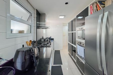 Apartamento à venda com 247m², 4 quartos e 4 vagas Apartamento à venda com 247m², 4 quartos e 4 vagasCozinha