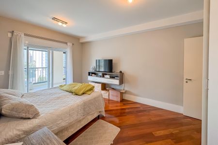 Apartamento à venda com 247m², 4 quartos e 4 vagas Apartamento à venda com 247m², 4 quartos e 4 vagasSuíte Master