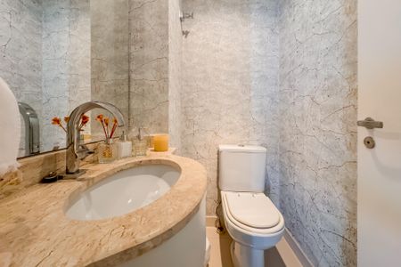 Apartamento à venda com 247m², 4 quartos e 4 vagas Apartamento à venda com 247m², 4 quartos e 4 vagasLavabo