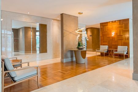 Apartamento à venda com 247m², 4 quartos e 4 vagas Apartamento à venda com 247m², 4 quartos e 4 vagasHall social