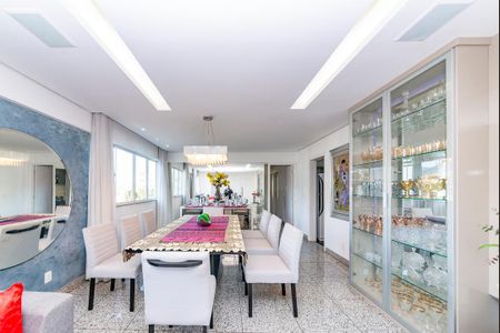 Apartamento à venda com 140m², 4 quartos e 3 vagasSala