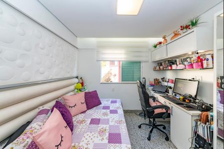 Apartamento à venda com 140m², 4 quartos e 3 vagasQuarto 2