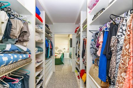 Apartamento à venda com 140m², 4 quartos e 3 vagasCloset da suíte
