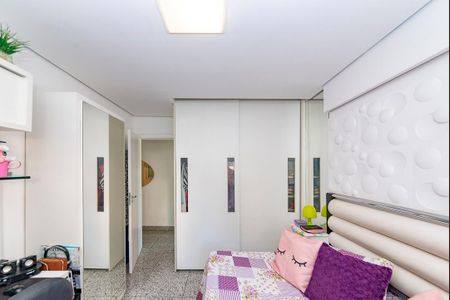 Apartamento à venda com 140m², 4 quartos e 3 vagasQuarto 2