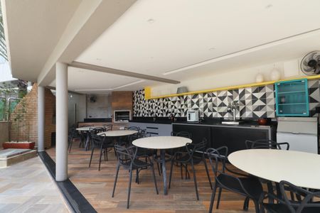 Apartamento para alugar com 170m², 4 quartos e 2 vagasÁrea comum - Churrasqueira