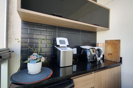 Apartamento à venda com 205m², 4 quartos e 2 vagas Apartamento à venda com 205m², 4 quartos e 2 vagasVaranda