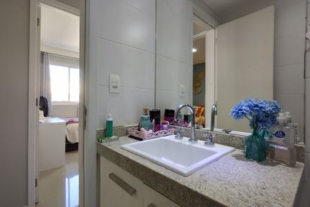 Apartamento à venda com 205m², 4 quartos e 2 vagas Apartamento à venda com 205m², 4 quartos e 2 vagasBanheiro Social