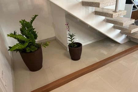 Apartamento à venda com 205m², 4 quartos e 2 vagas Apartamento à venda com 205m², 4 quartos e 2 vagasSala