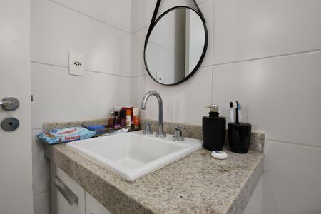 Apartamento à venda com 205m², 4 quartos e 2 vagas Apartamento à venda com 205m², 4 quartos e 2 vagasBanheiro da Suíte 1