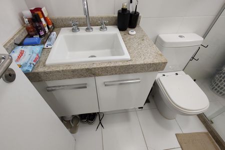 Apartamento à venda com 205m², 4 quartos e 2 vagas Apartamento à venda com 205m², 4 quartos e 2 vagasBanheiro da Suíte 1