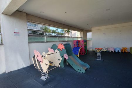 Apartamento à venda com 205m², 4 quartos e 2 vagas Apartamento à venda com 205m², 4 quartos e 2 vagasÁrea comum - Playground