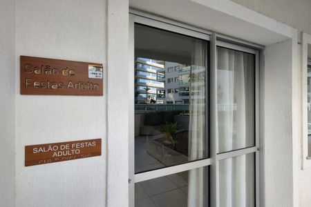 Apartamento à venda com 205m², 4 quartos e 2 vagas Apartamento à venda com 205m², 4 quartos e 2 vagasÁrea comum - Salão de festas