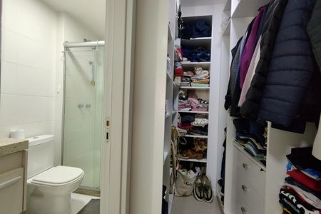 Apartamento à venda com 205m², 4 quartos e 2 vagas Apartamento à venda com 205m², 4 quartos e 2 vagasBanheiro da Suíte 2
