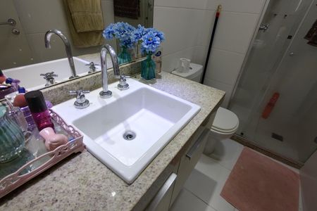 Apartamento à venda com 205m², 4 quartos e 2 vagas Apartamento à venda com 205m², 4 quartos e 2 vagasBanheiro Social