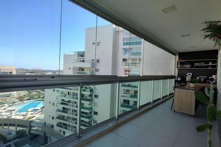 Apartamento à venda com 205m², 4 quartos e 2 vagas Apartamento à venda com 205m², 4 quartos e 2 vagasVaranda