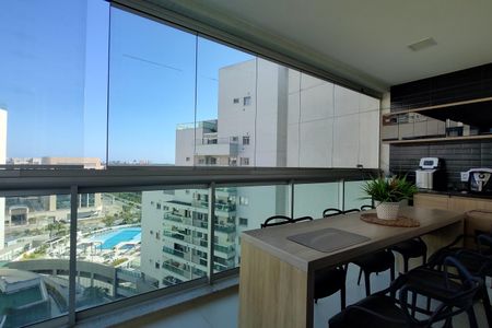 Apartamento à venda com 205m², 4 quartos e 2 vagas Apartamento à venda com 205m², 4 quartos e 2 vagasVaranda