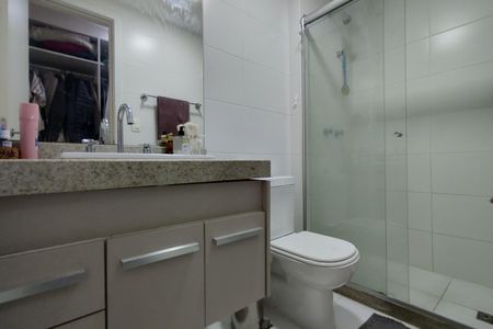 Apartamento à venda com 205m², 4 quartos e 2 vagas Apartamento à venda com 205m², 4 quartos e 2 vagasBanheiro da Suíte 2