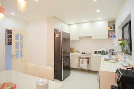 Casa à venda com 160m², 2 quartos e 2 vagasCozinha