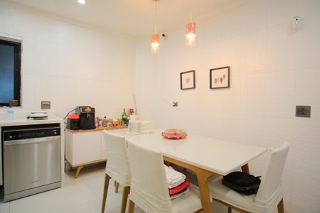 Casa à venda com 160m², 2 quartos e 2 vagasCozinha