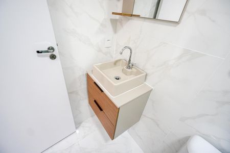 Banheiro de apartamento para alugar com 1 quarto, 28m² em Tatuapé, São Paulo