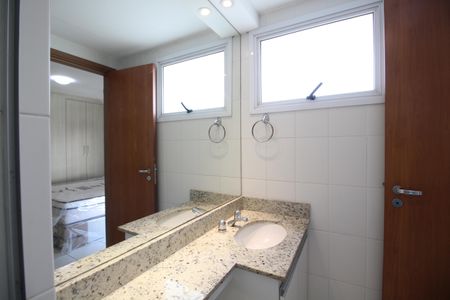 Apartamento à venda com 84m², 3 quartos e 1 vagaBanheiro da Suíte